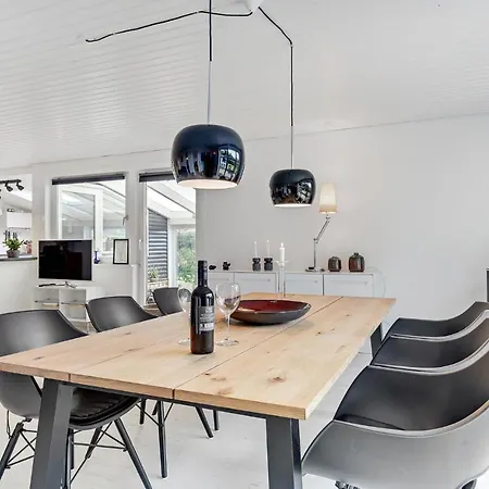 Awesome In With Kitchen בית נופש *